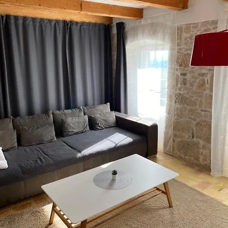 Plazza Leonardo Apartment *