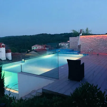 Plazza Leonardo Apartment *
