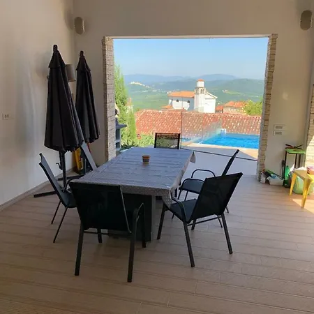 Plazza Leonardo Vižinada