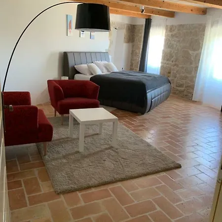 Plazza Leonardo Apartment *